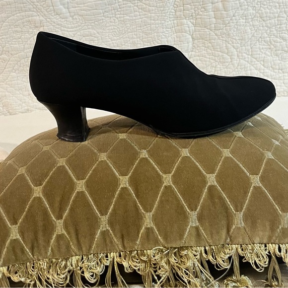 Thierry Rabotin Ria Microfiber Pumps - Picture 4 of 13